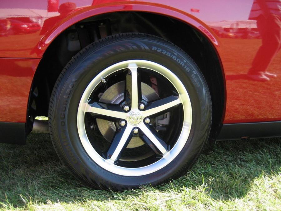  Dodge Challenger SXT 2008 года  (фото 4 из 5)